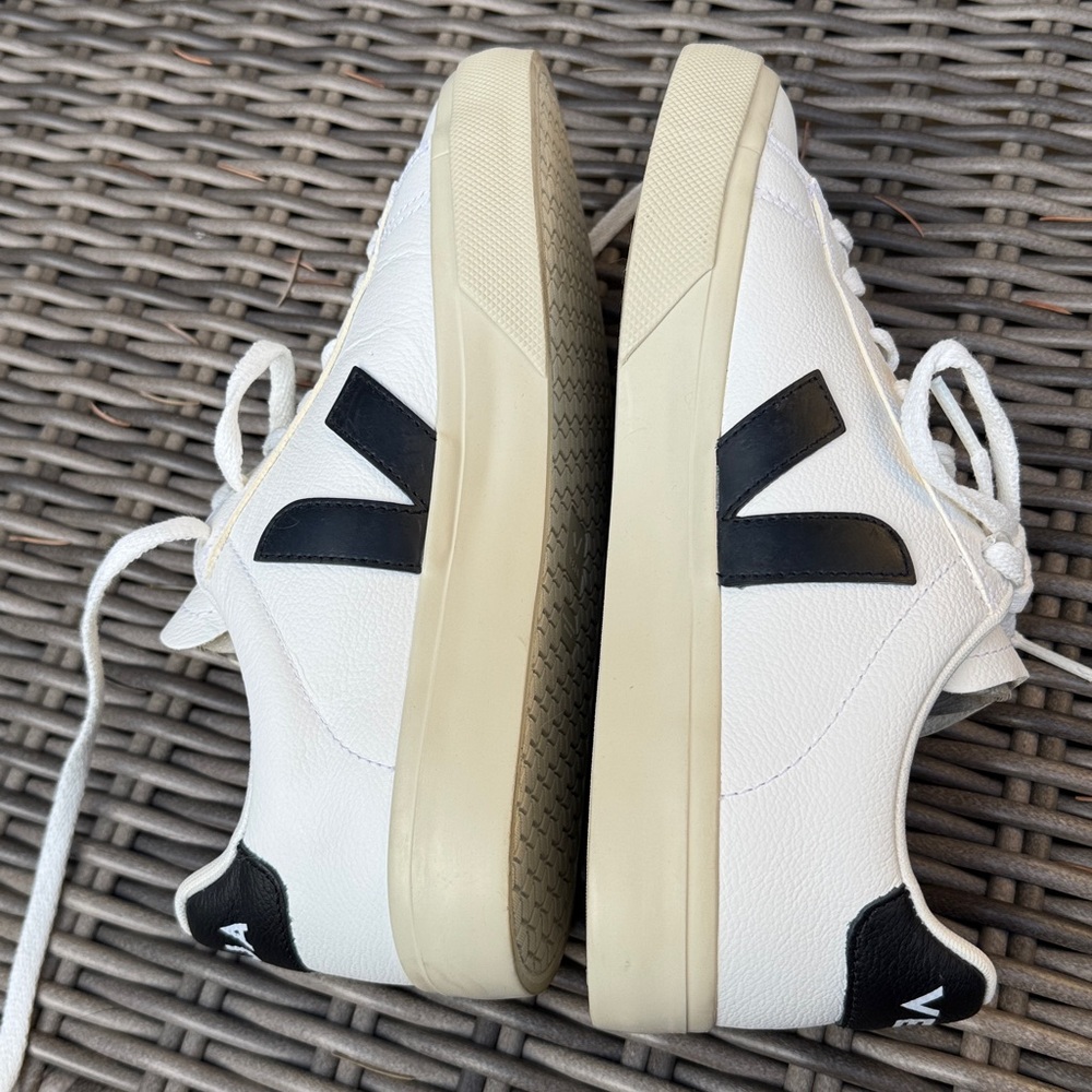 NEW Veja Chrome Free Leather Campo  Sneakers-Sz 38/7-Extra White-Black Logo- - Picture 15 of 16